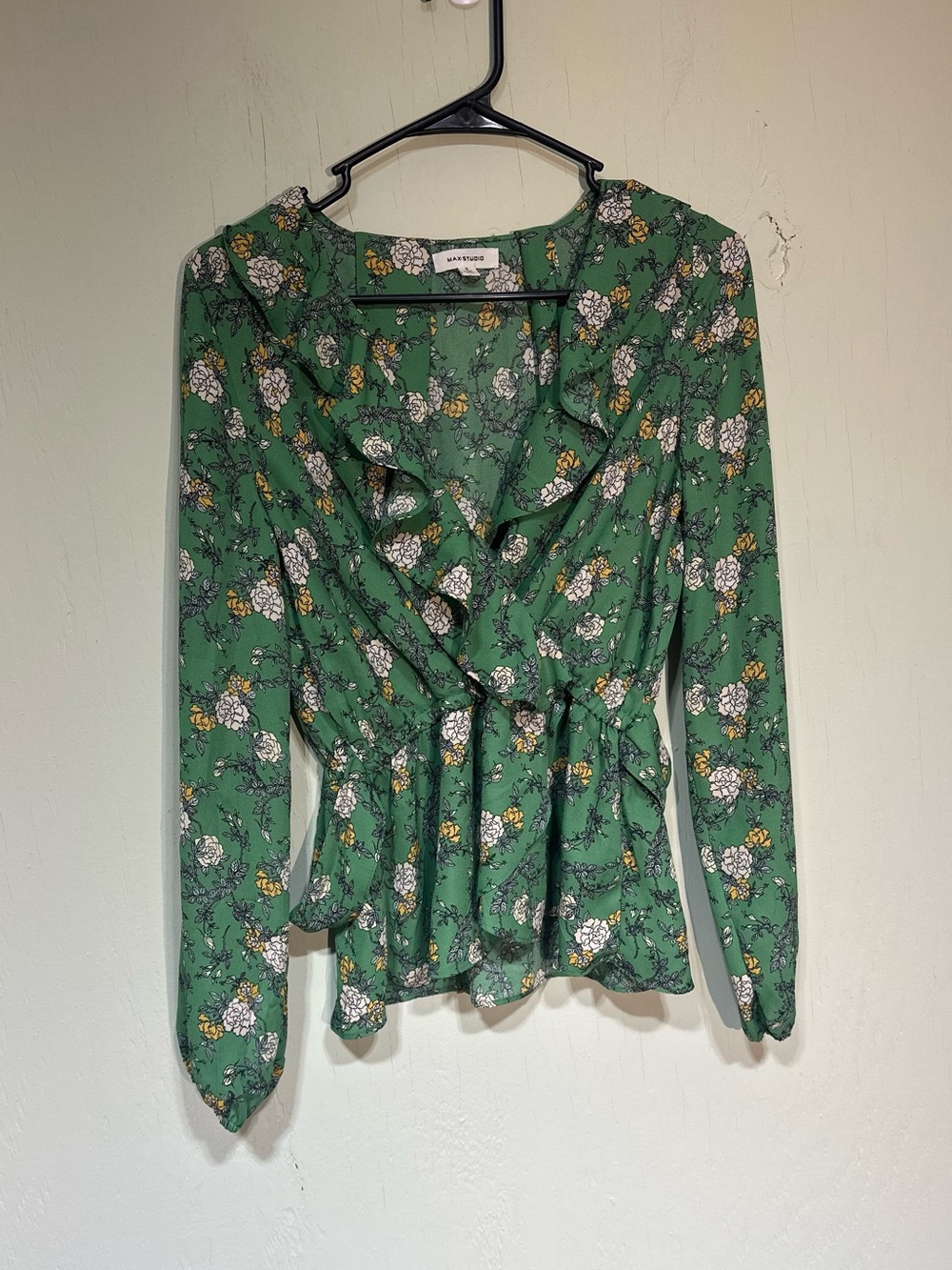 Max Studio green floral fluttery wrap tie front long sleeve light weight blouse